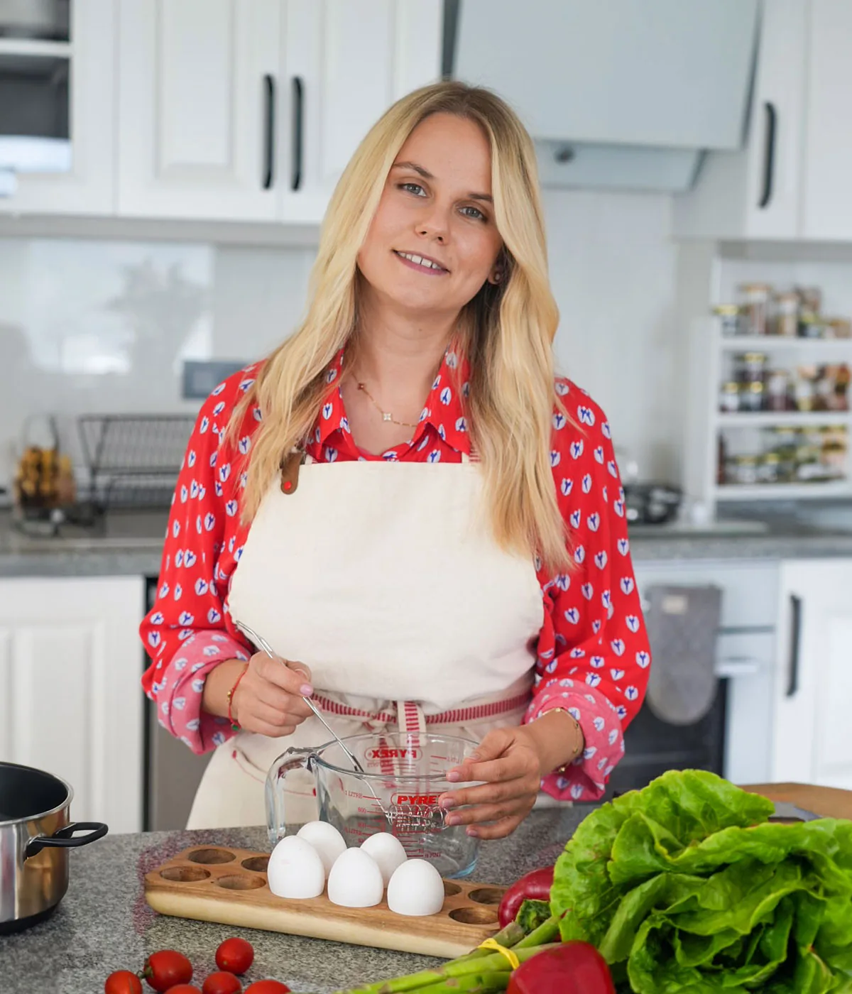 Portrait d'Olga Ugrymova, nutritionniste et coach alimentaire (image de substitution — à remplacer par une véritable photographie)